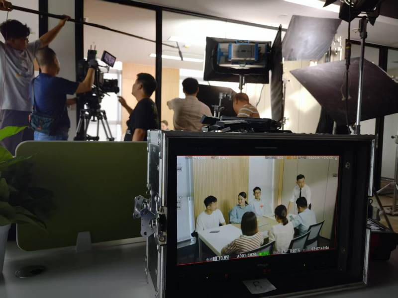 都昌县TVC拍摄公司：科技产品视觉化大师，诠释未来感与功能美学
